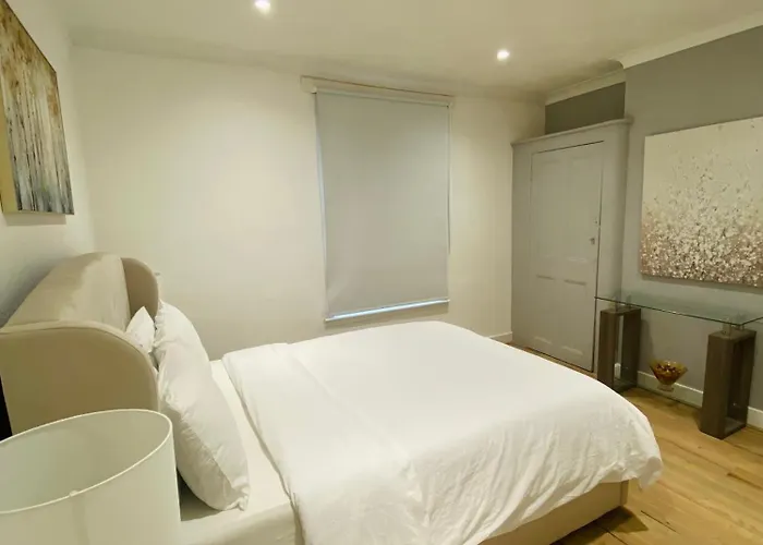 Elegant 2 Bedroom Flat In Dartford - Kent