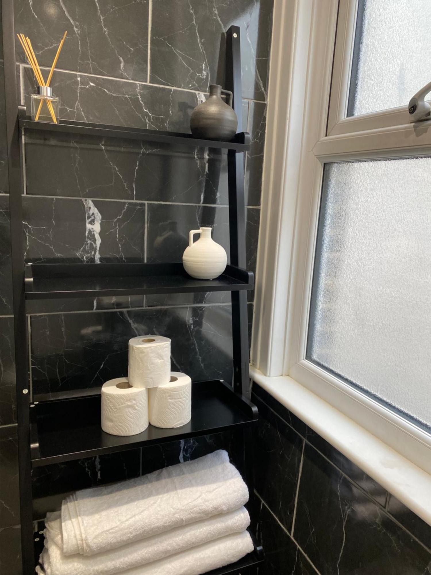 Elegant 2 Bedroom Flat In - Kent
