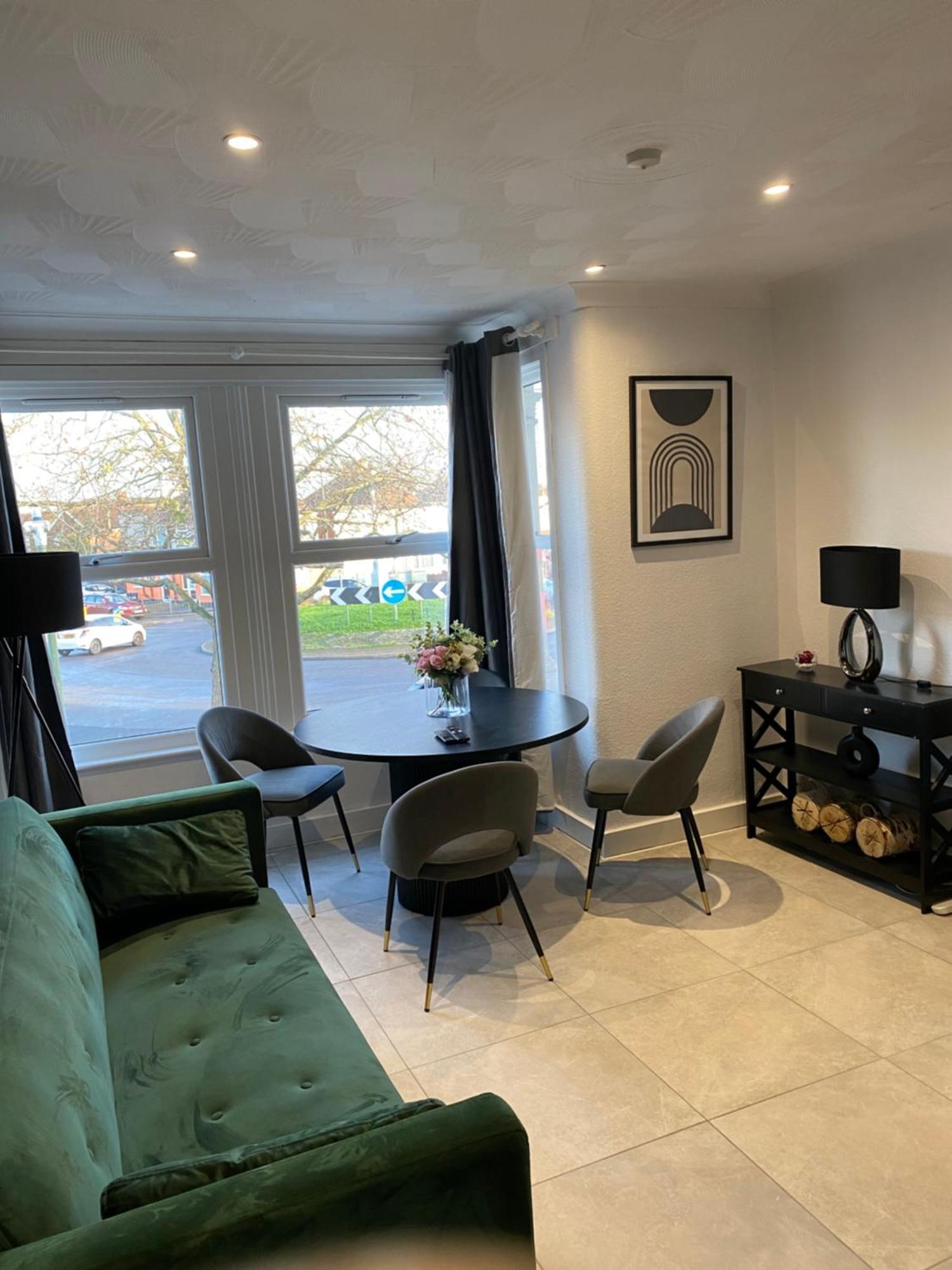 Apartment Elegant 2 Bedroom Flat In - Kent