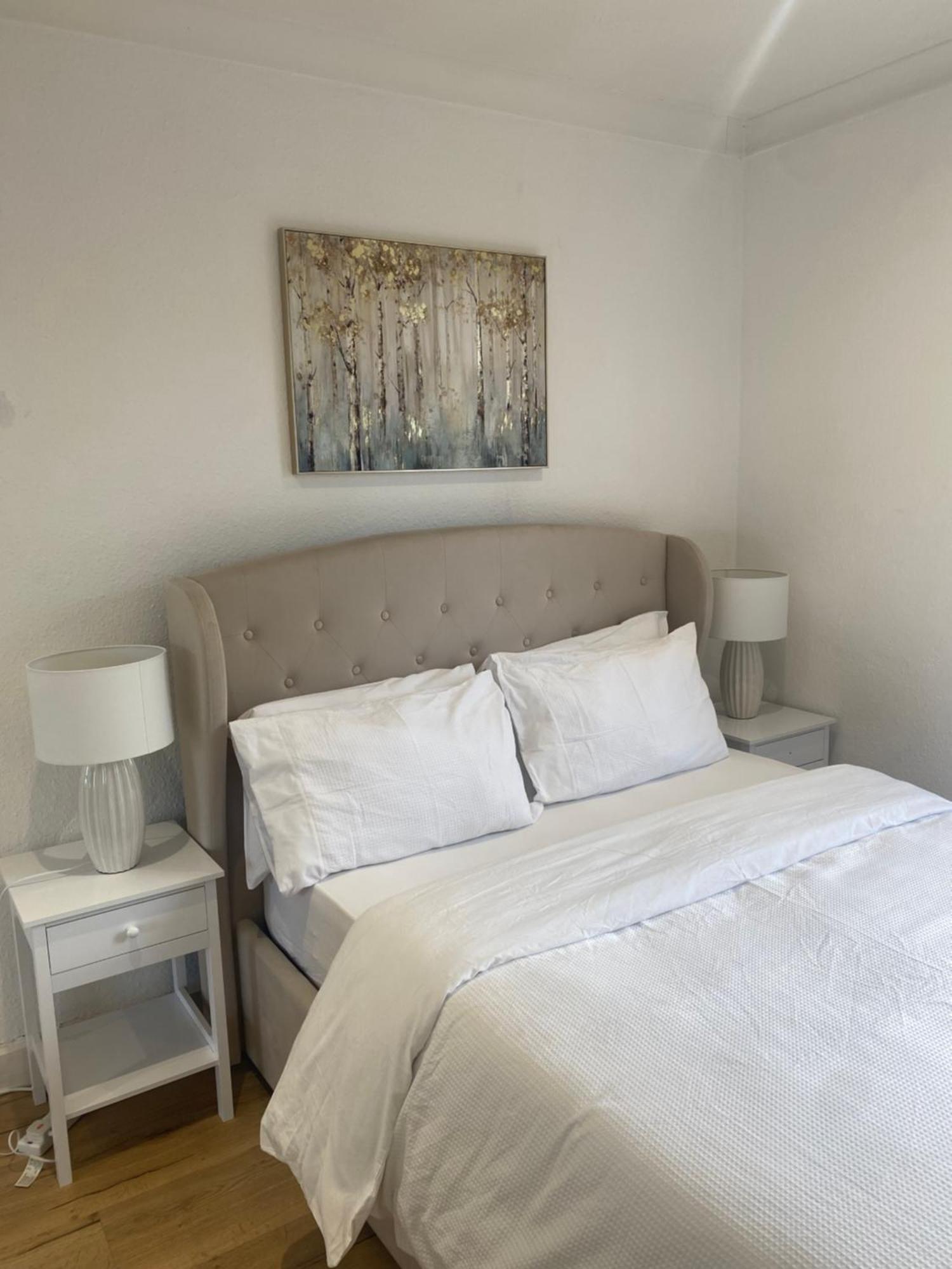 Elegant 2 Bedroom Flat In - Kent Apartment *