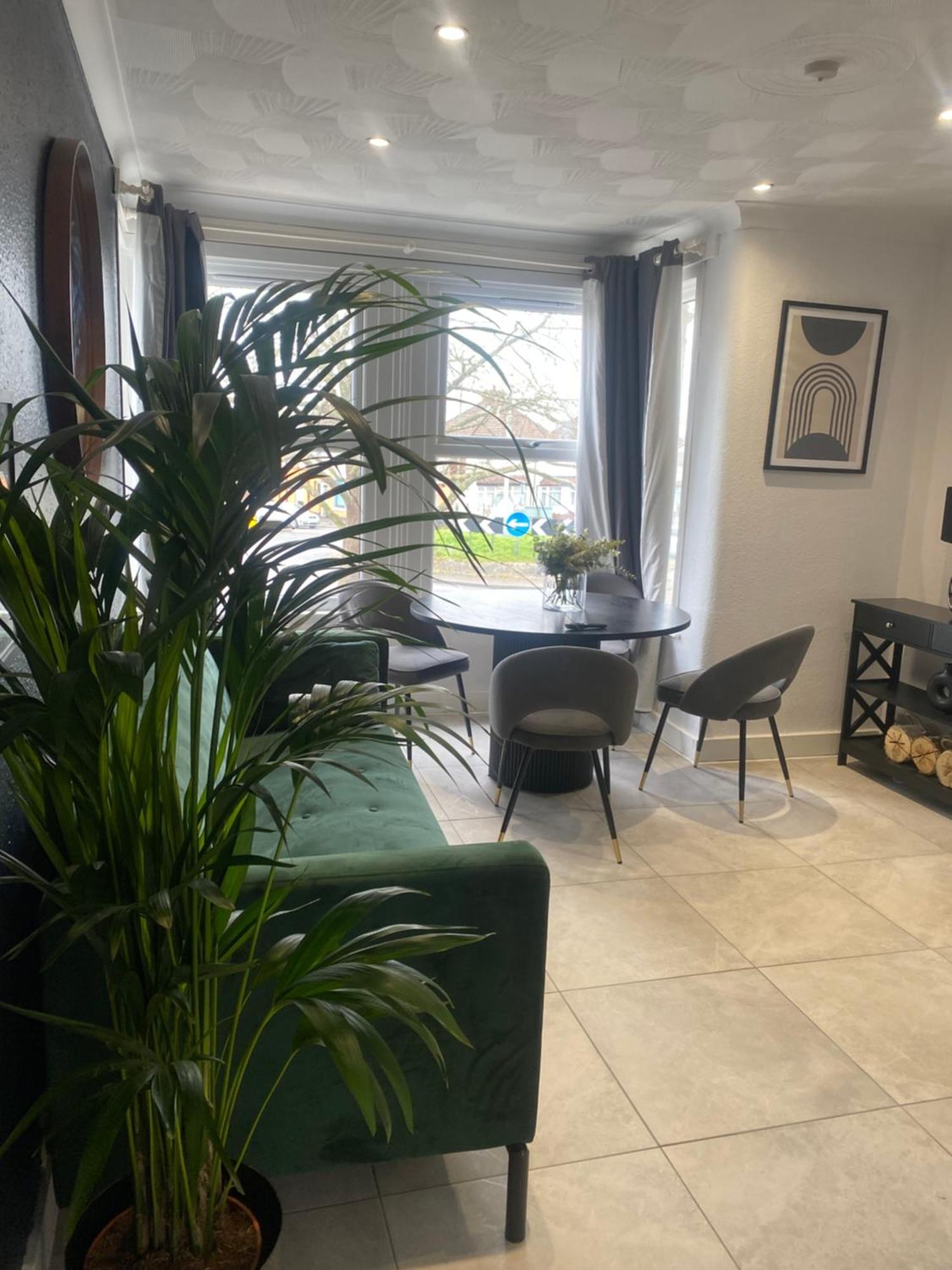 Apartment Elegant 2 Bedroom Flat In - Kent