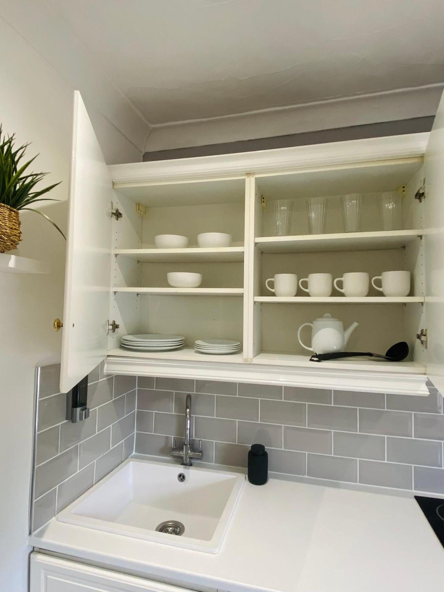 Elegant 2 Bedroom Flat In - Kent