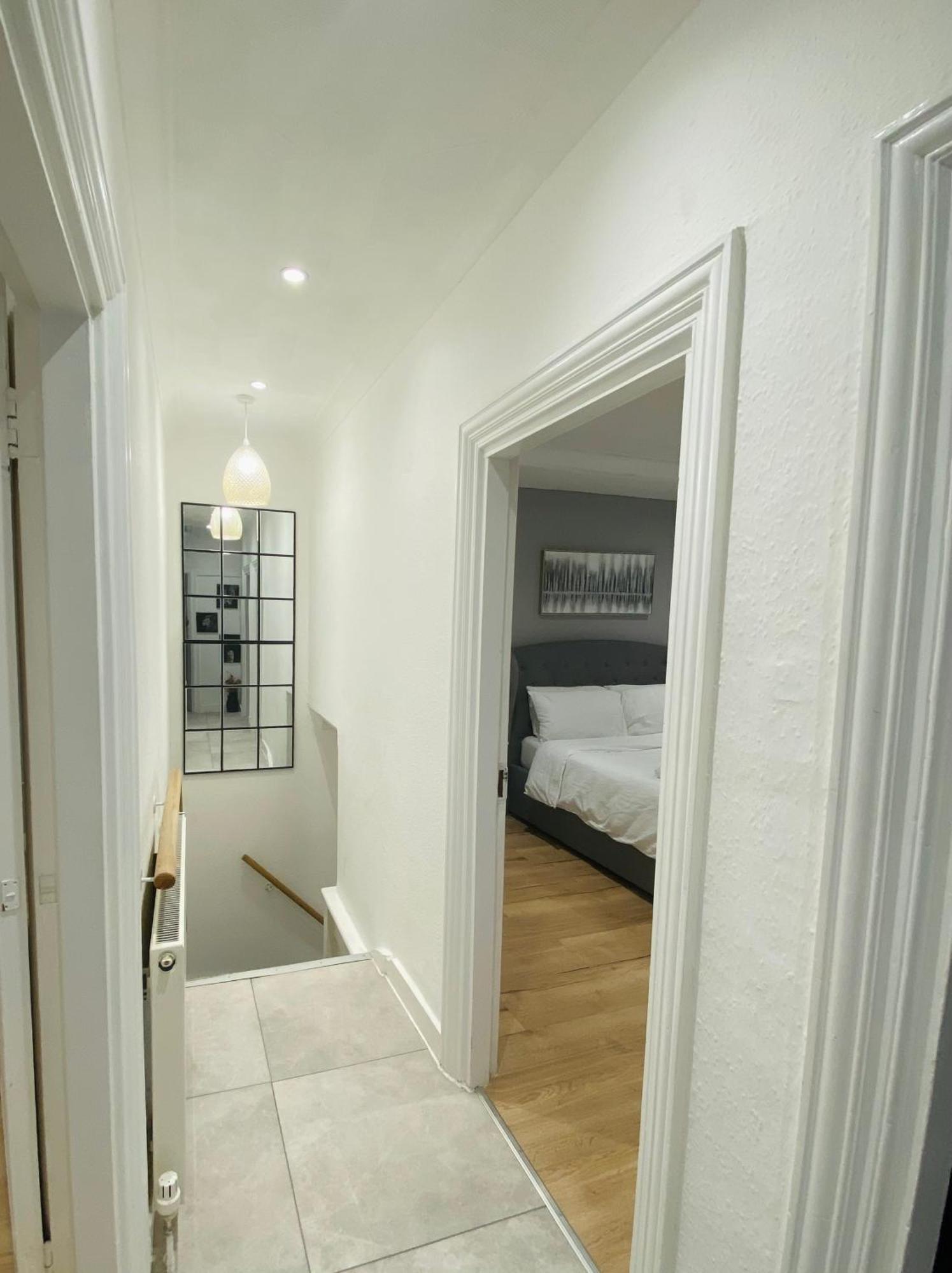 Apartment Elegant 2 Bedroom Flat In - Kent
