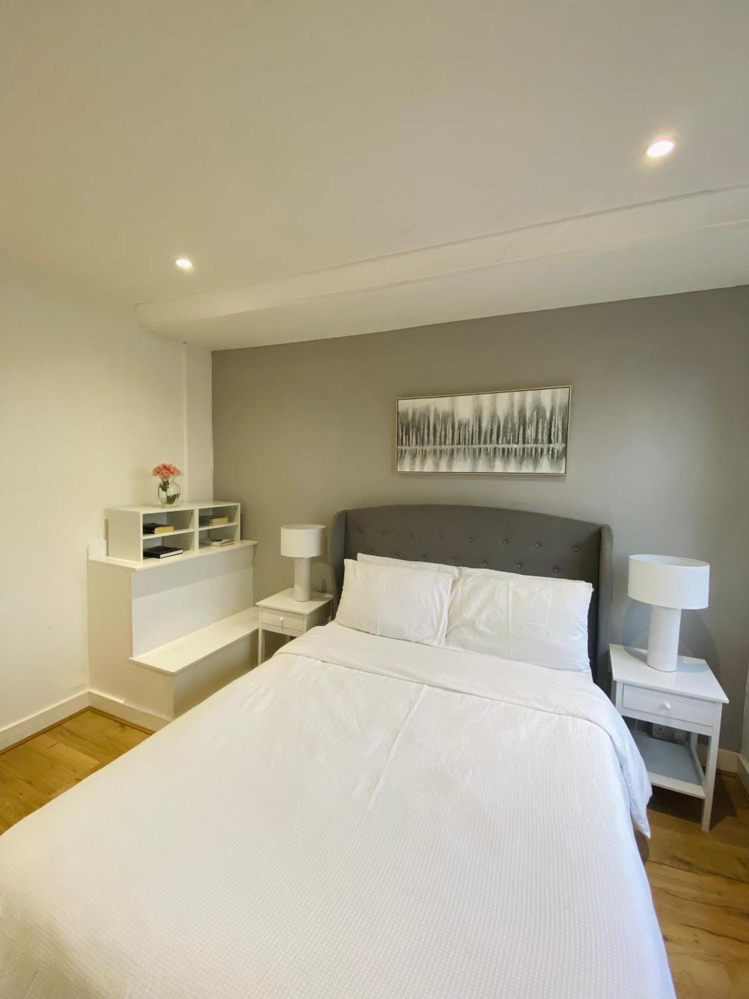 Elegant 2 Bedroom Flat In - Kent Apartment