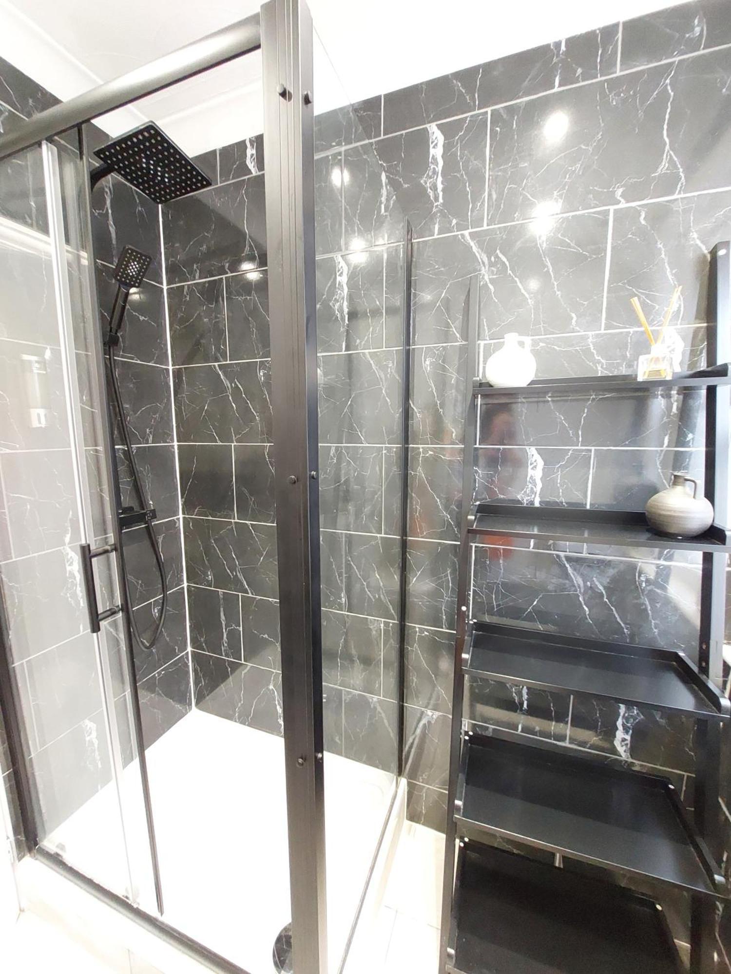Elegant 2 Bedroom Flat In - Kent